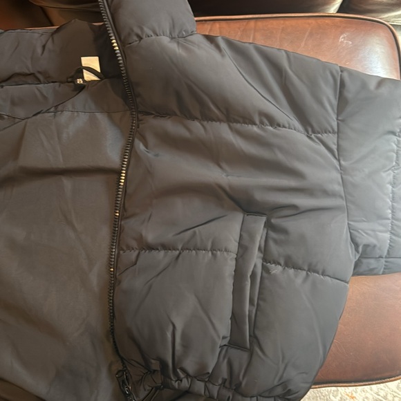 H&M | Divided | Large | Black| 100% Polyester | Winter Jacket - Picture 3 of 8